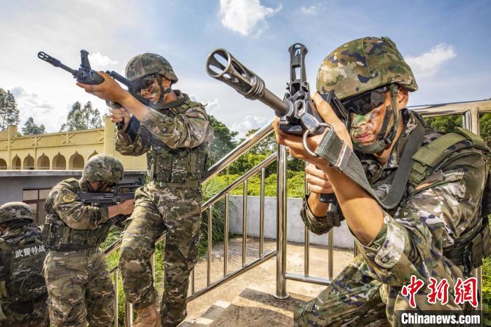 武警桂林支队紧贴实战环境开展野外驻训