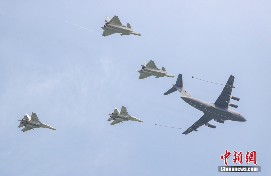 2023年长春航空展开幕 八一飞行表演队换装歼10C首次国内公开亮相