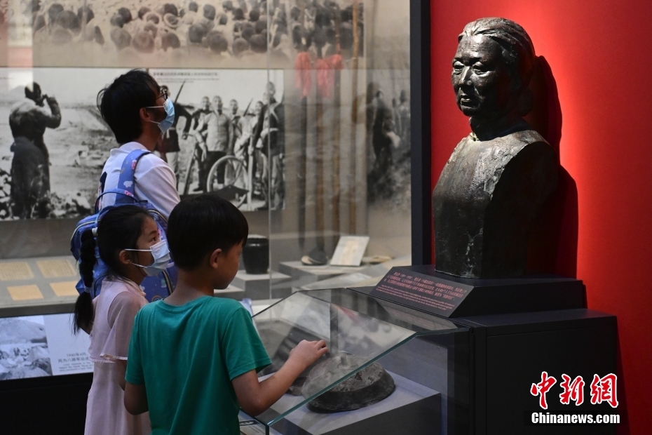 日本宣布无条件投降78周年：中国人民抗日战争纪念馆参观者众多