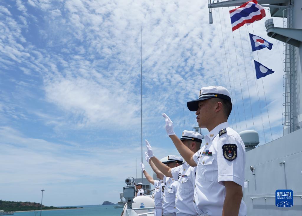 中泰“蓝色突击-2023”海军联训中方任务部队抵泰