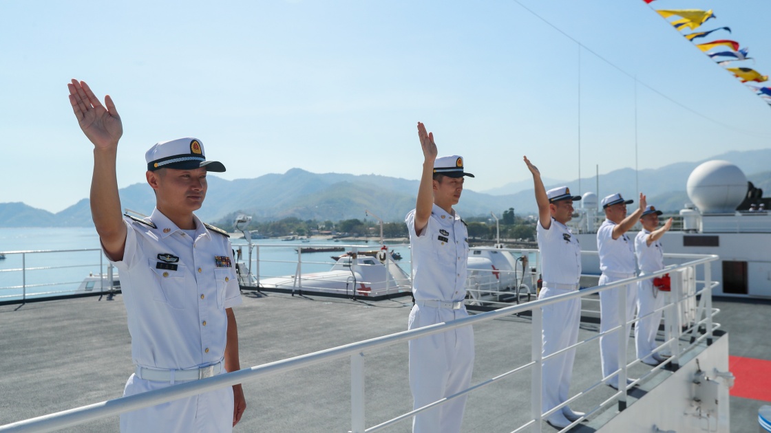 中国海军“和平方舟”号医院船再访东帝汶