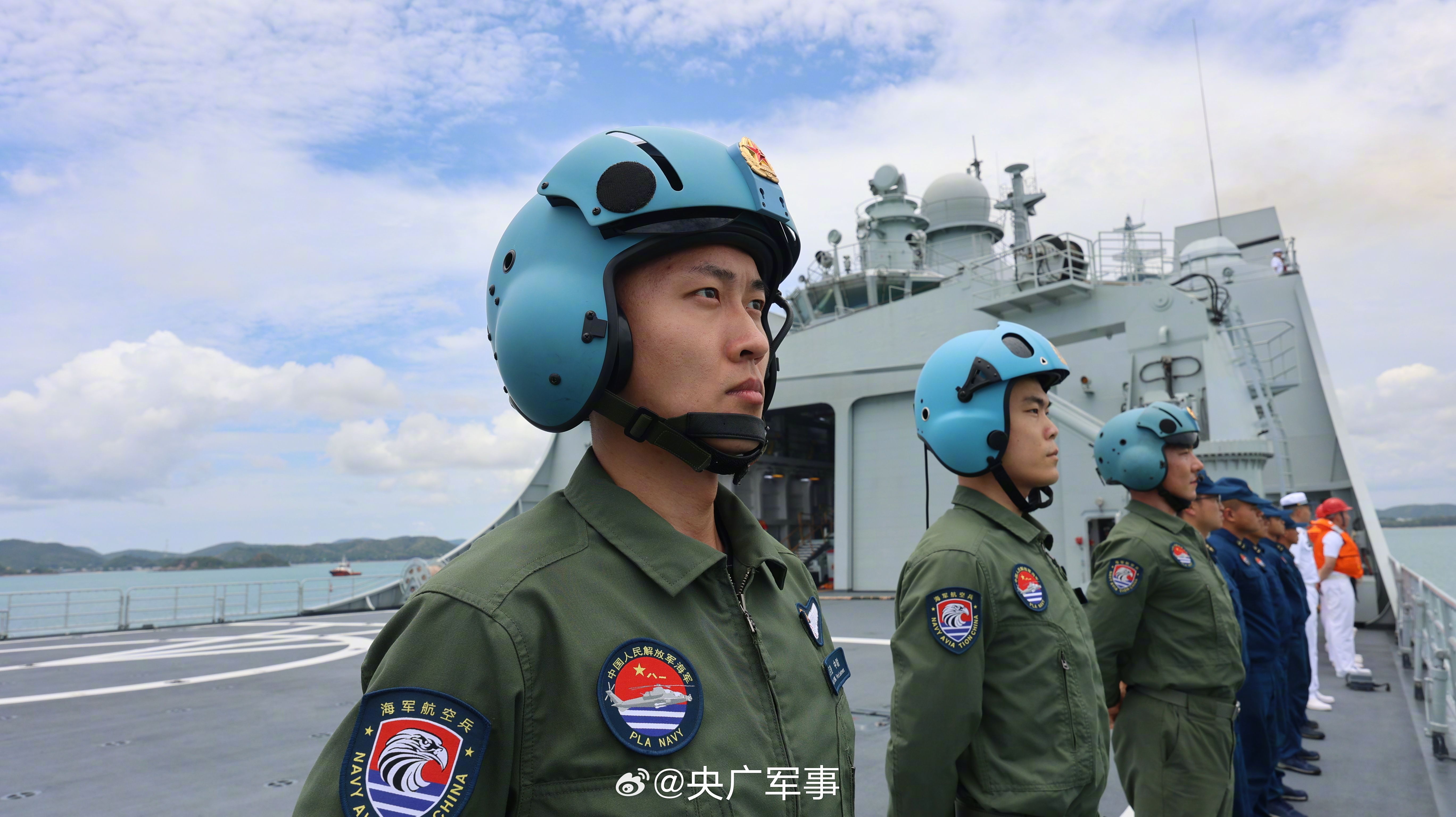 现场大图！中方参加中泰海军联训任务部队抵达泰国