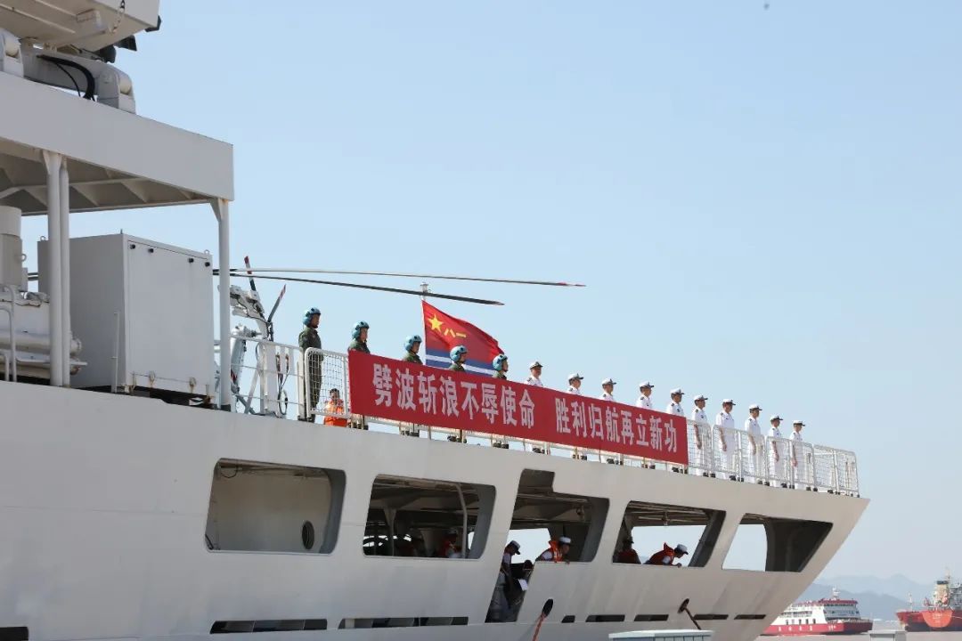 海军“和平方舟”号医院船圆满完成对5国访问回国