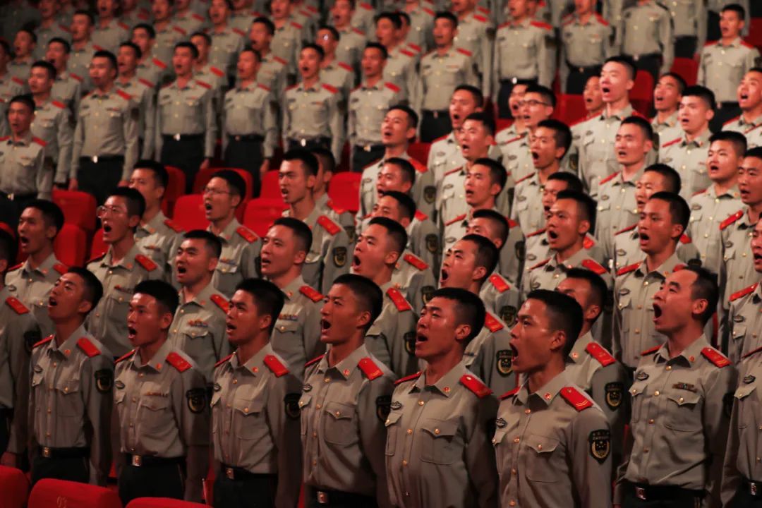 武警部队成功举办庆祝中华人民共和国成立74周年交响合唱音乐会