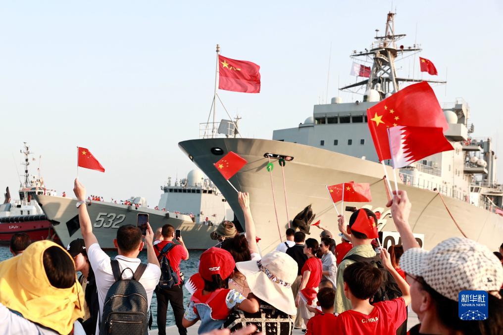 中国海军第44批护航编队抵达卡塔尔进行友好访问
