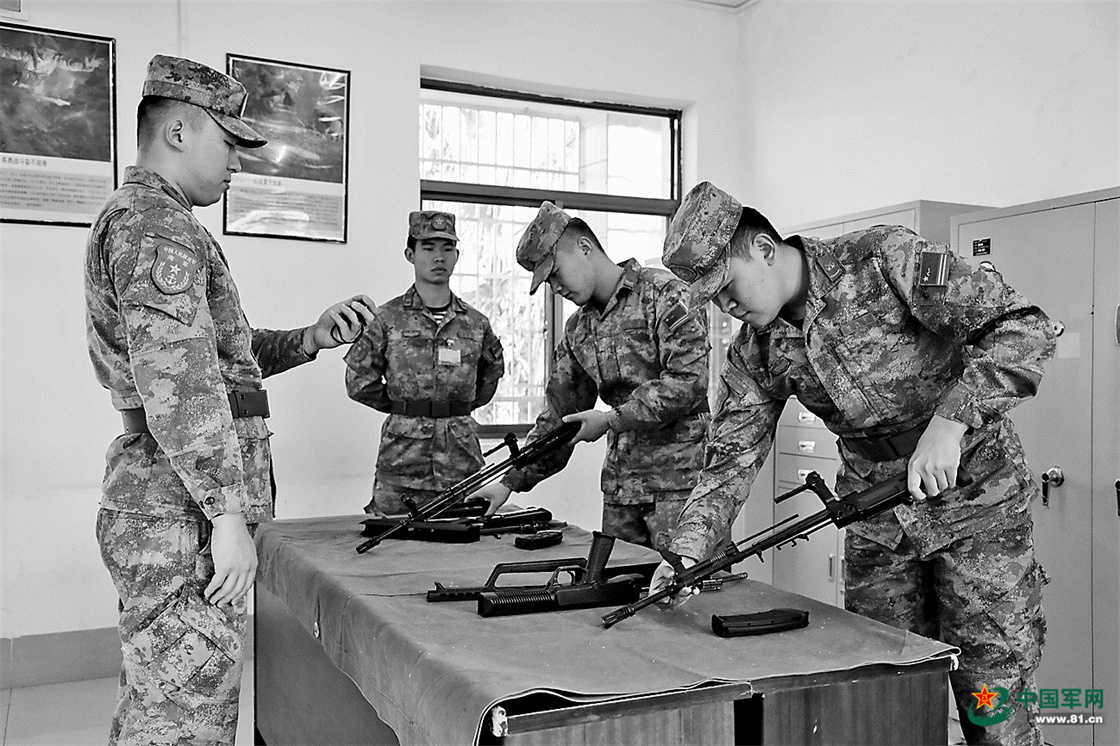 基层部队依法开展年终军事训练考核 用真本领考出硬成绩