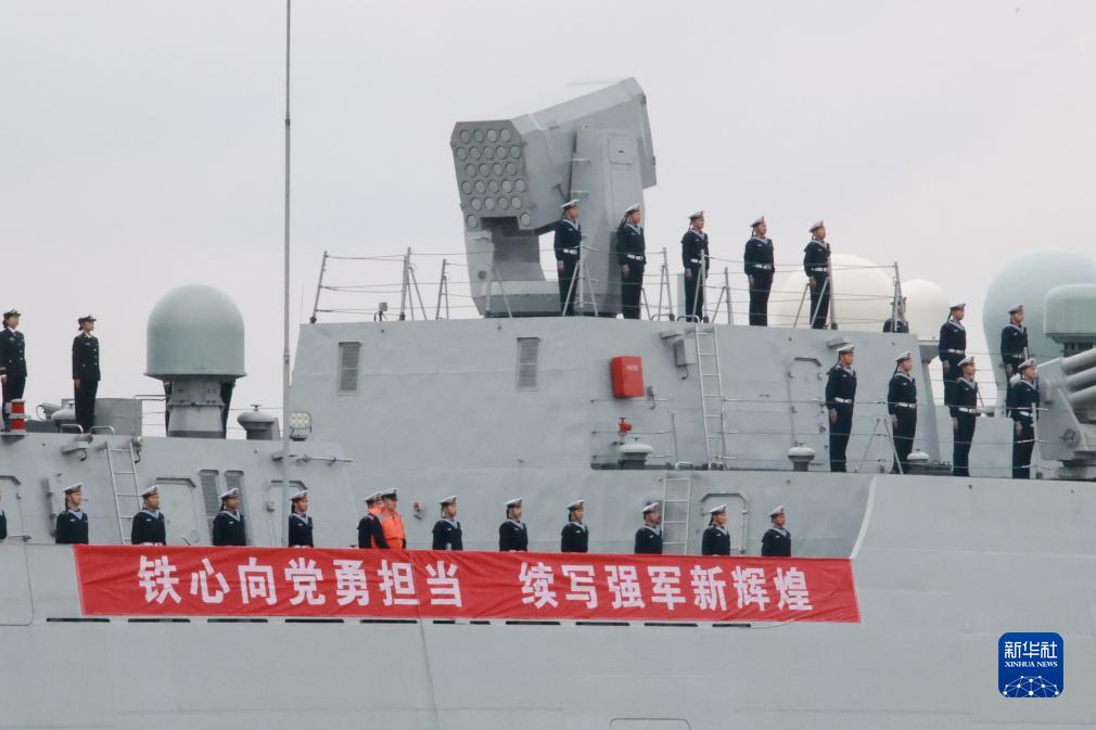 中国海军第44批护航编队完成任务返回舟山
