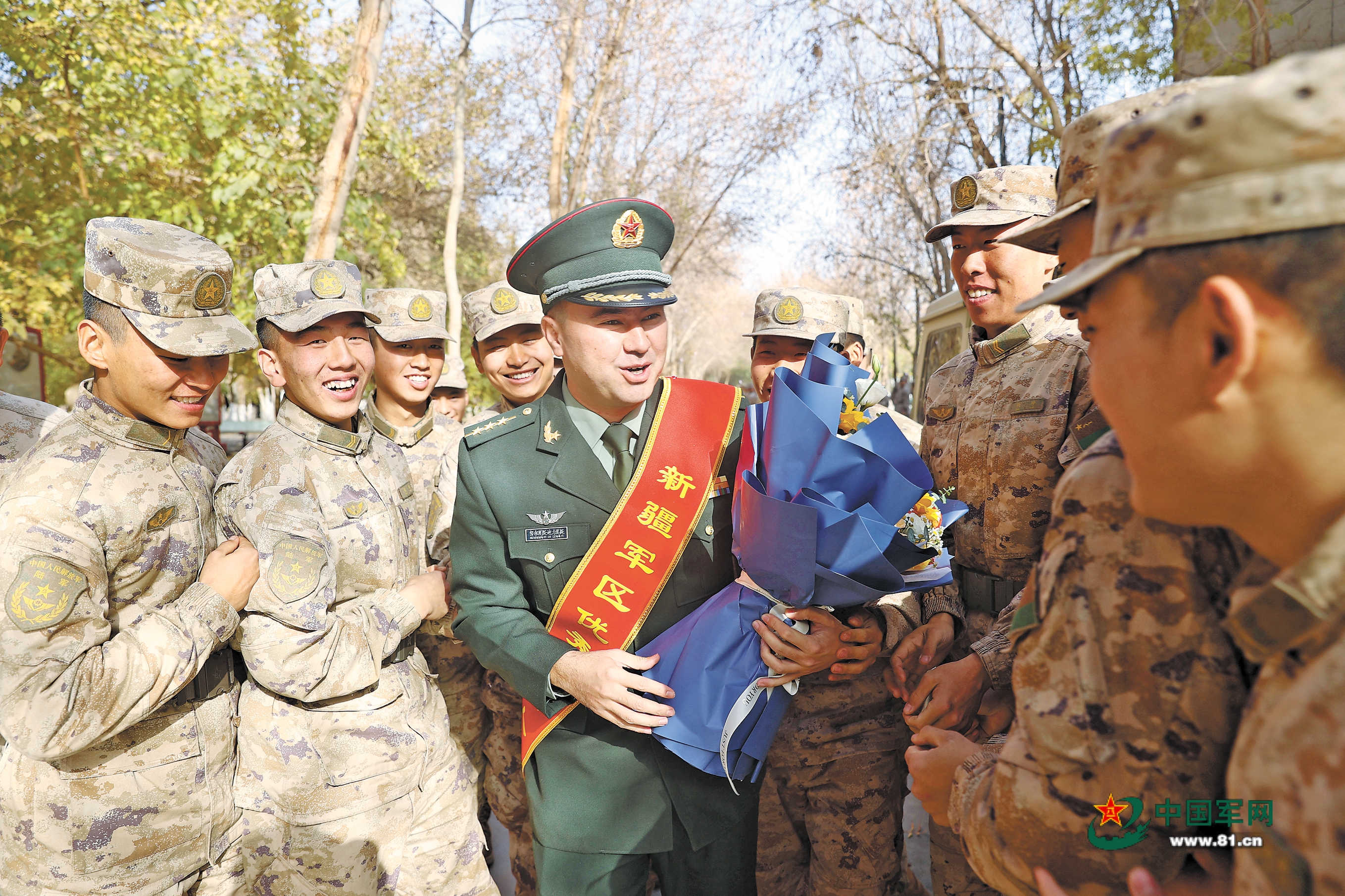 新疆军区某红军团荣立二等功的连长讲述荣誉背后的故事