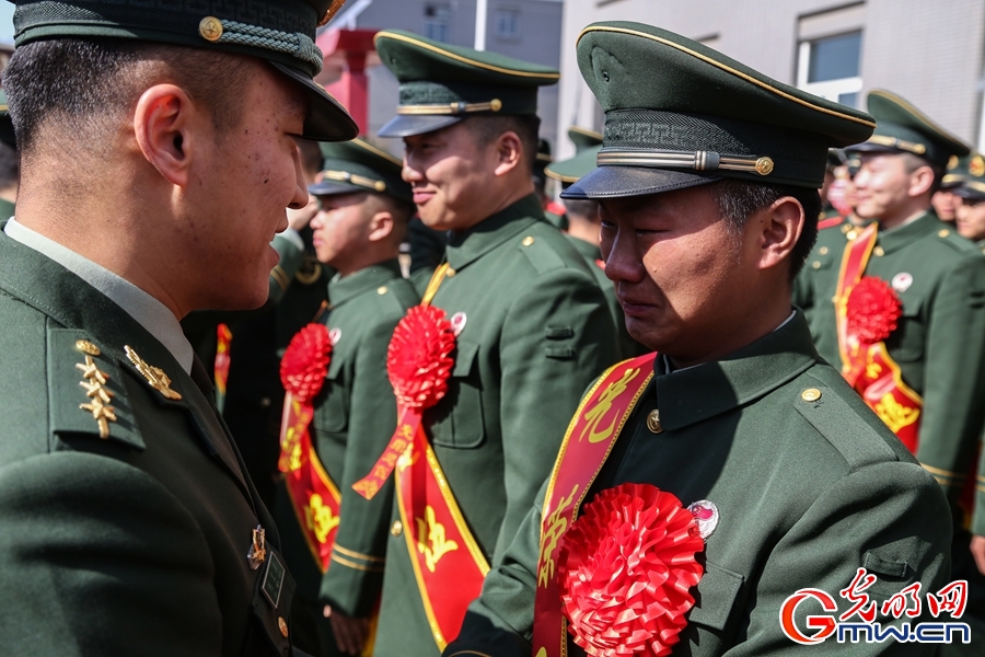 武警北京总队执勤第六支队举行2024年春季退役老兵欢送仪式