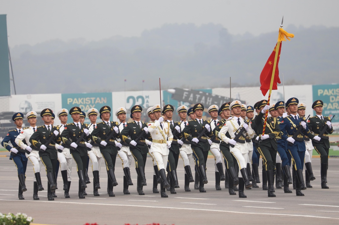 中国人民解放军仪仗司礼大队参加“巴基斯坦日”阅兵式