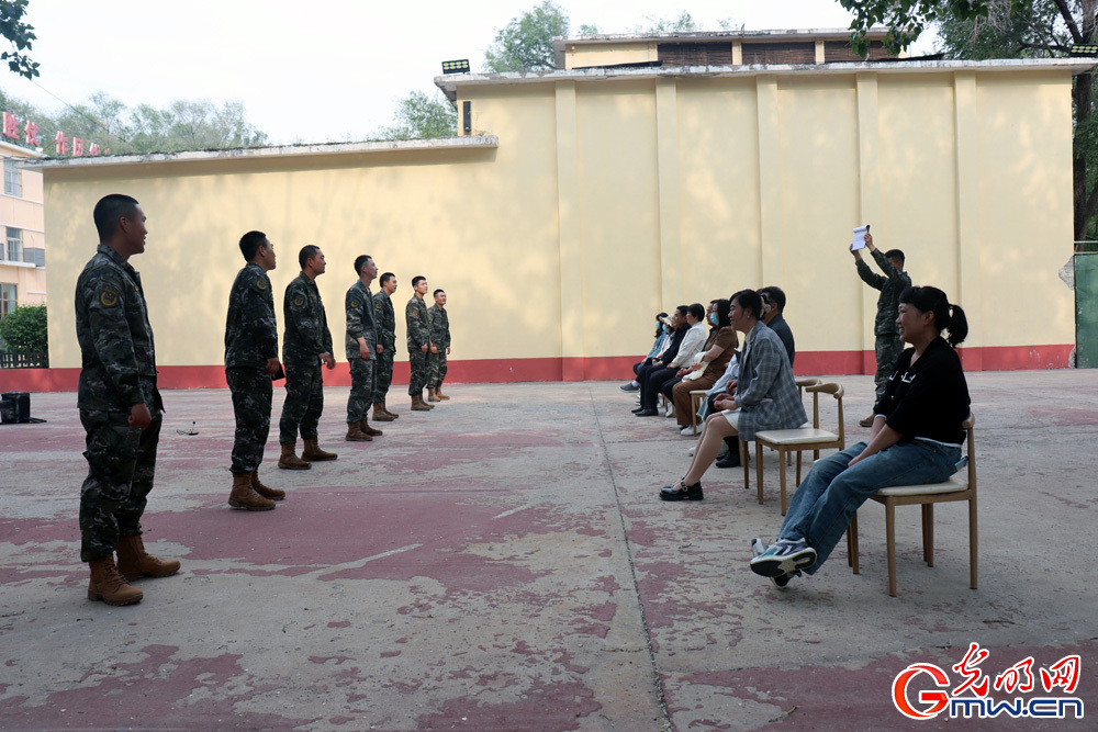 武警北京总队执勤第六支队开展军营开放日活动