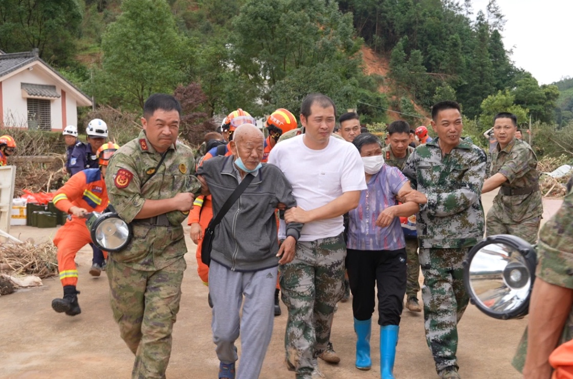 人民子弟兵持续奋战桂粤防汛救灾一线