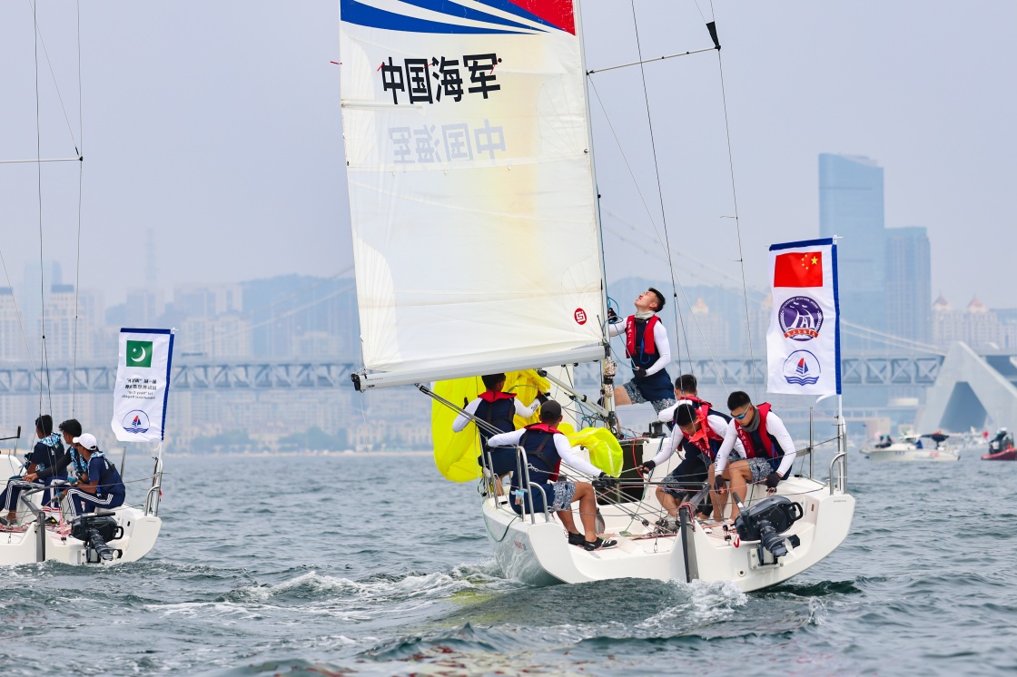 首届“海军杯”国际帆船邀请赛在大连闭幕