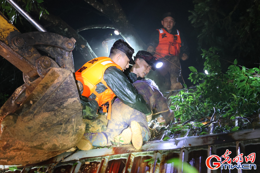 武警龙岩支队上杭中队根植红色沃土、服务驻地建设记事