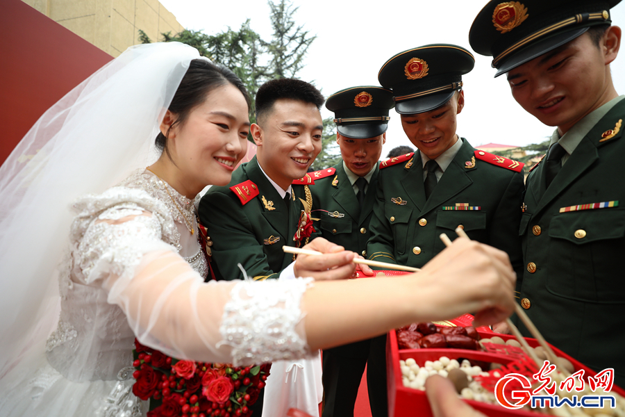 武警北京总队执勤第六支队举办“家国同庆·见证幸福”集体婚礼