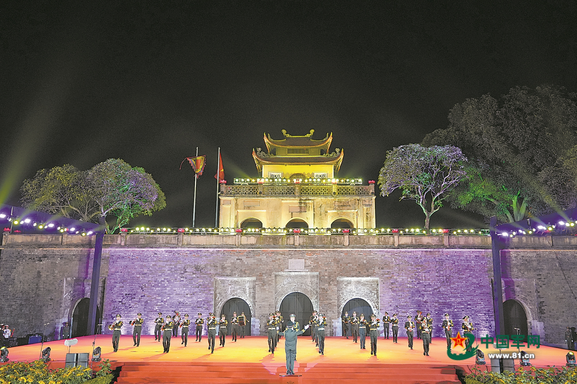 解放军军乐团应邀赴越南参加越南人民军建军80周年庆祝活动