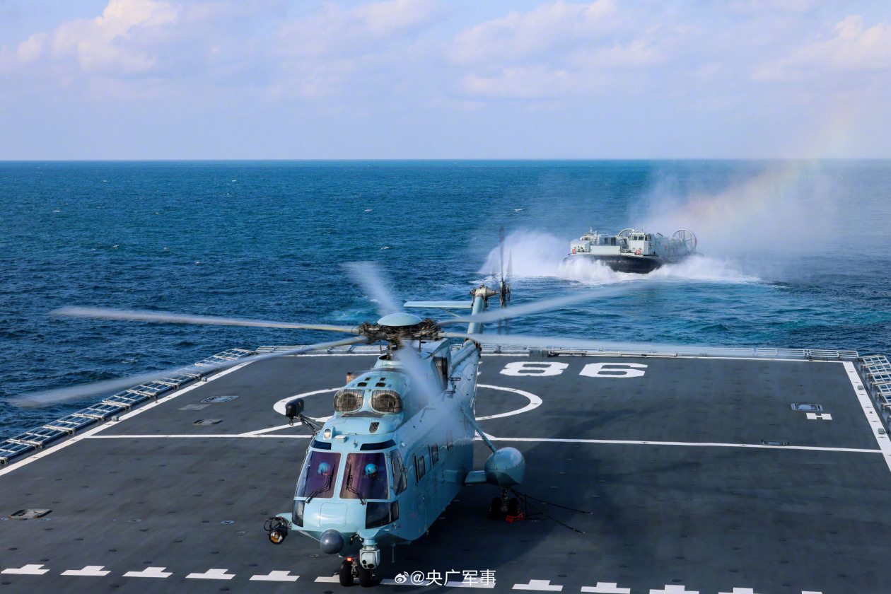 硬核！海军登陆舰编队南海训练画面好燃