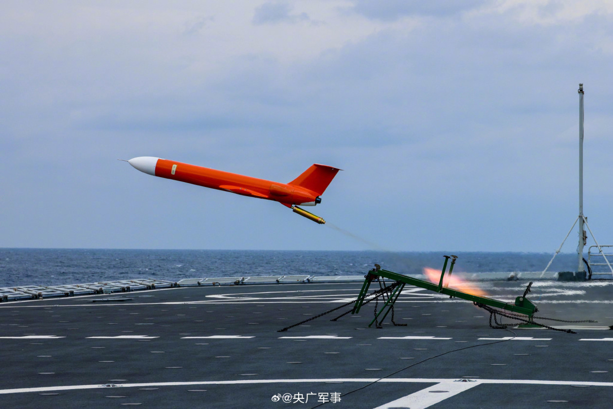 硬核！海军登陆舰编队南海训练画面好燃
