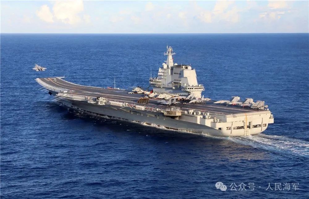 海军航母编队赴远海开展实战化训练
