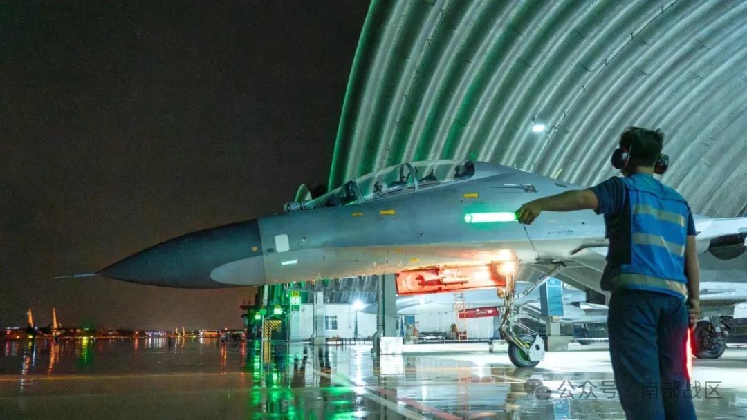 子夜出击 长空砺剑