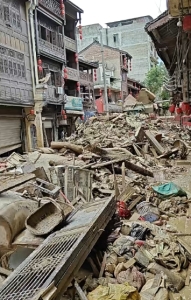人民子弟兵为人民！休假战士紧急奔赴抗洪抢险救援现场