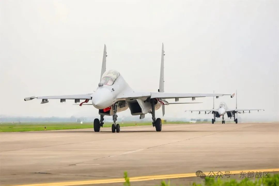 跨区机动，昼夜奔袭！东部战区空军航空兵某旅开展跨区机动训练