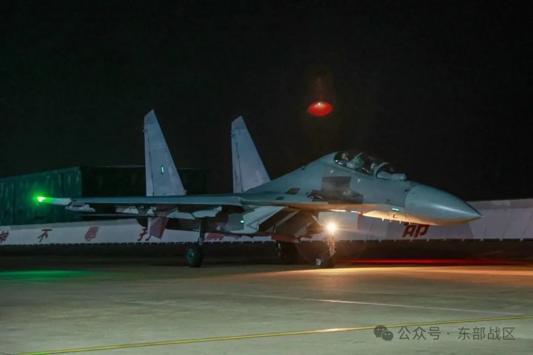 跨区机动，昼夜奔袭！东部战区空军航空兵某旅开展跨区机动训练