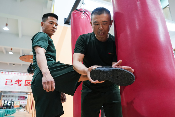 “最美新时代革命军人”李兴坤：“山的那边有无限可能”