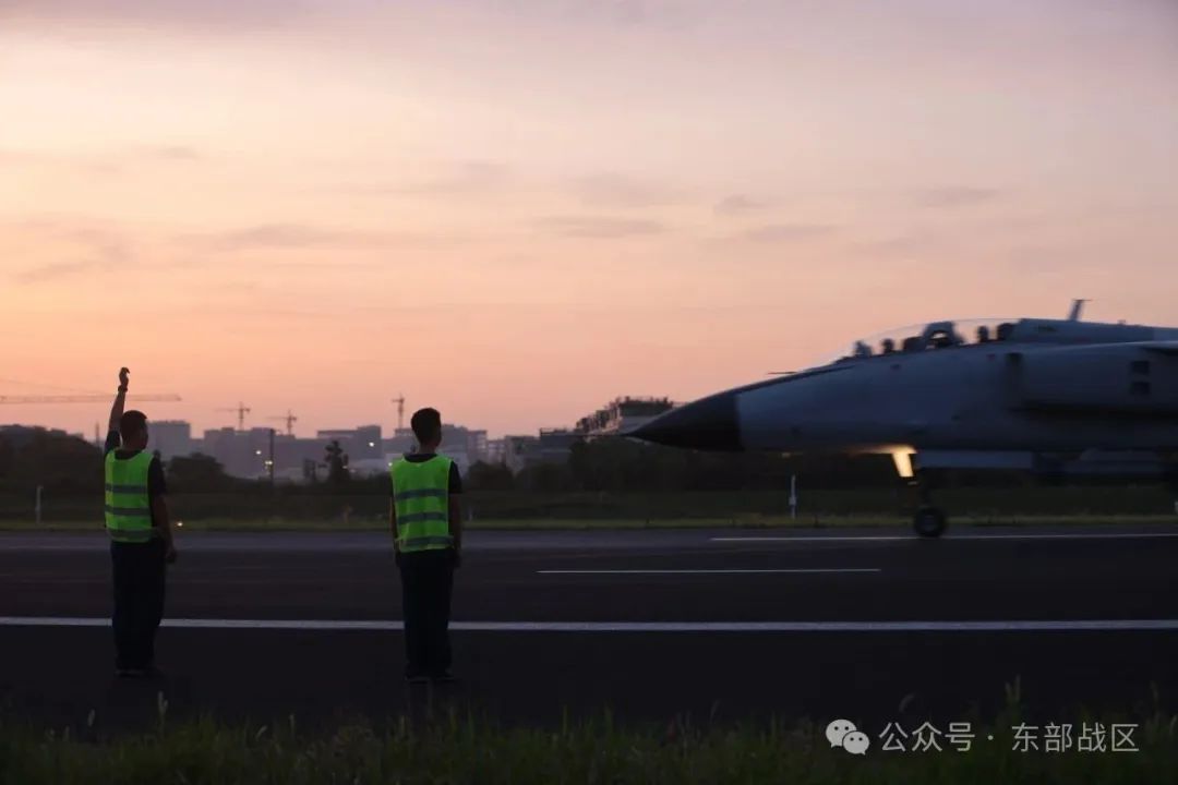 暗夜出击，拂晓淬刃