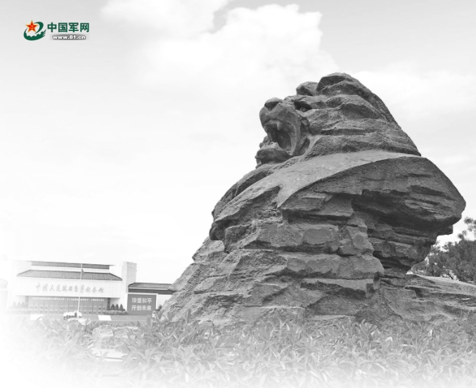 各界干部群众和部队官兵参观《为了民族解放与世界和平》主题展览侧记