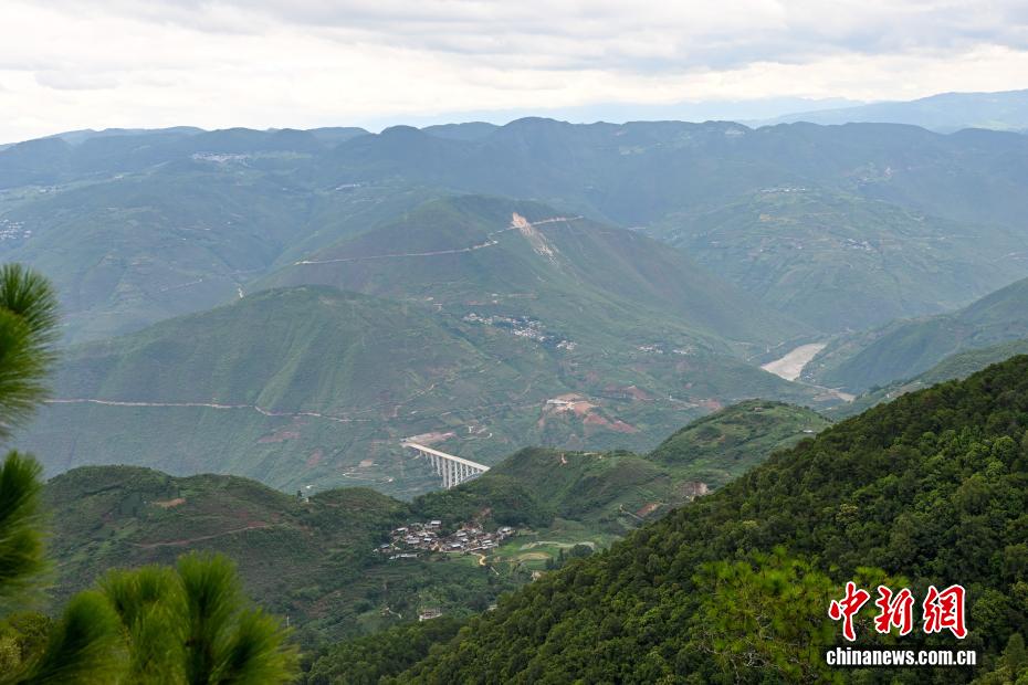 踏访滇缅公路：回望烽火岁月 见证今朝变迁