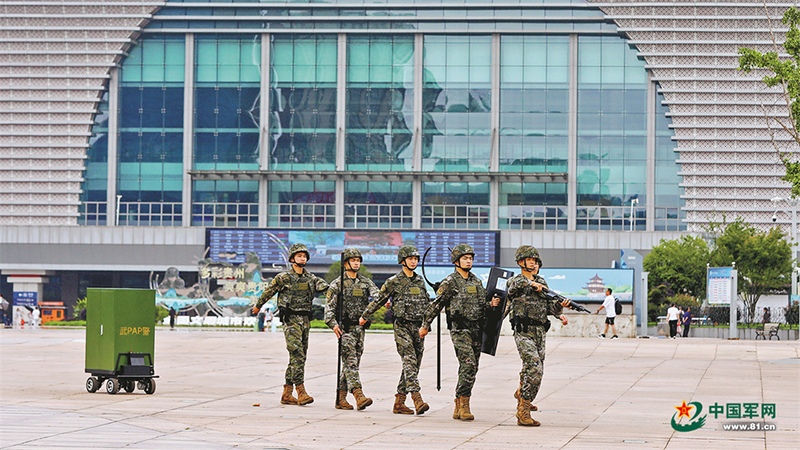 探访武警贵阳支队某哨位——走近“中国数谷”巡逻兵