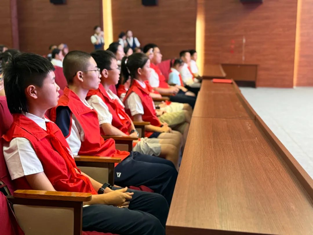青少年手拉手，共讲红色故事——主题交流活动