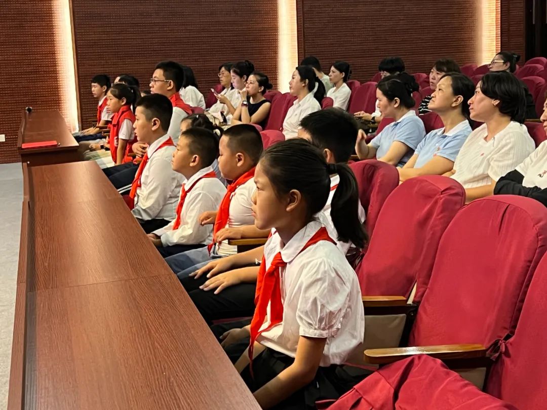 青少年手拉手，共讲红色故事——主题交流活动