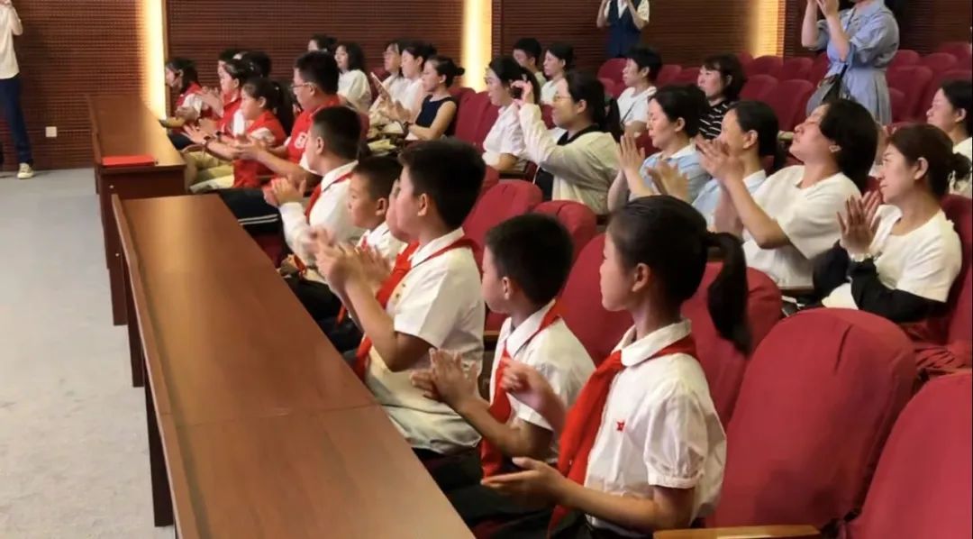 青少年手拉手，共讲红色故事——主题交流活动