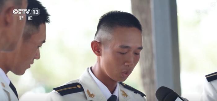 褪去青涩，扛起担当！年轻的“浪花白”把铮铮誓言写进阅兵诗歌……