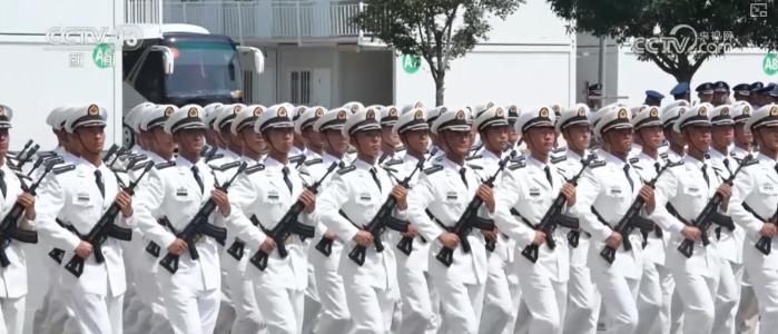 褪去青涩，扛起担当！年轻的“浪花白”把铮铮誓言写进阅兵诗歌……