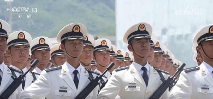 褪去青涩，扛起担当！年轻的“浪花白”把铮铮誓言写进阅兵诗歌……
