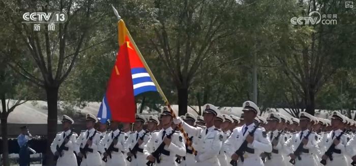 褪去青涩，扛起担当！年轻的“浪花白”把铮铮誓言写进阅兵诗歌……