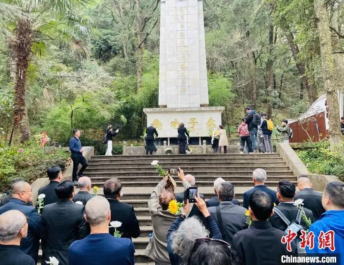 滇缅公路上，平均每公里牺牲一名的南侨机工是一群什么样的人？