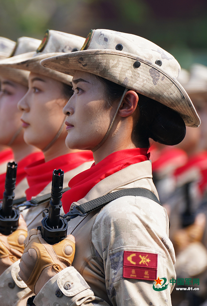 我在阅兵现场｜拉近拉近再拉近，这些行进中的“中国名片”有你吗？