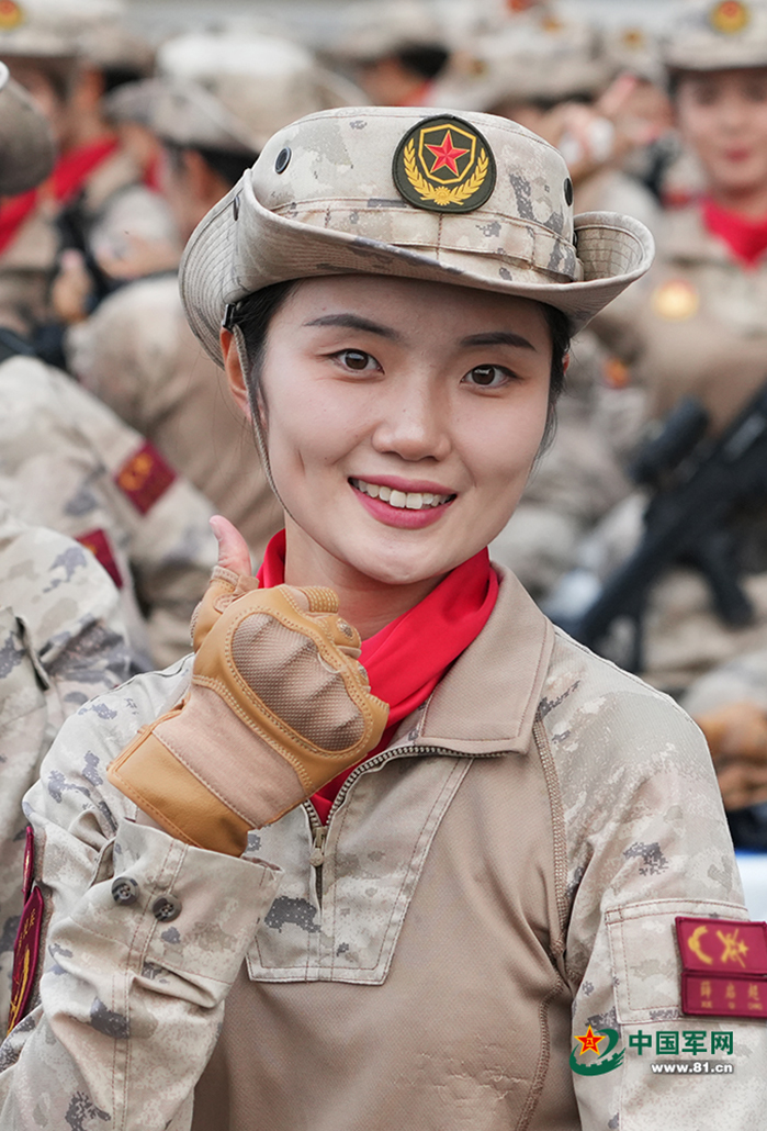 我在阅兵现场｜拉近拉近再拉近，这些行进中的“中国名片”有你吗？