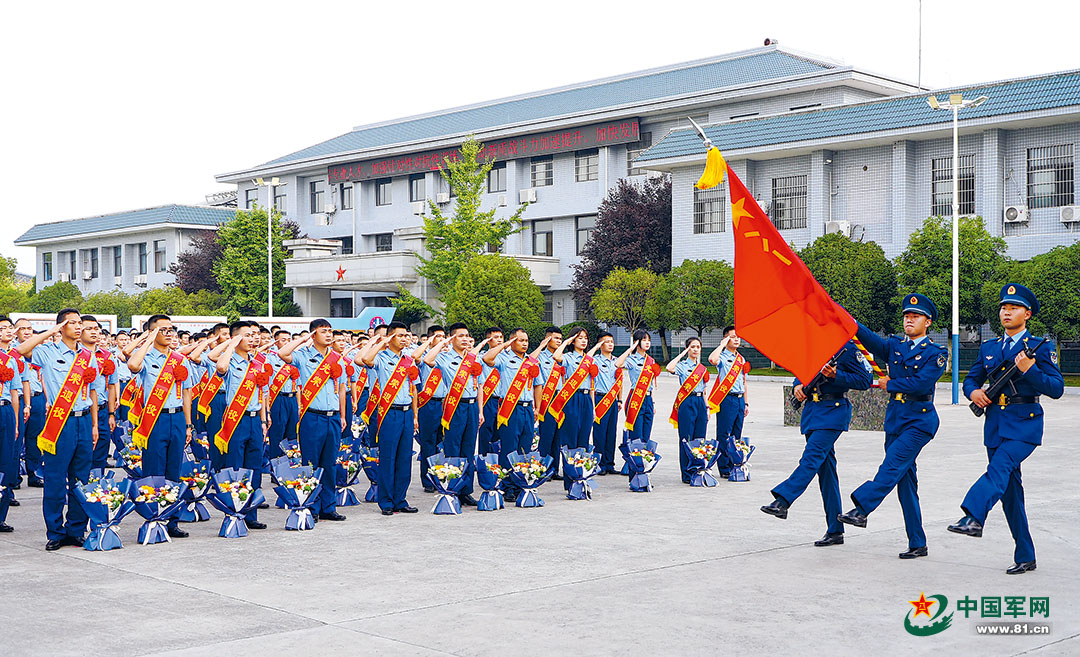 致敬，老兵！他们为自己的军旅生涯画上圆满句号