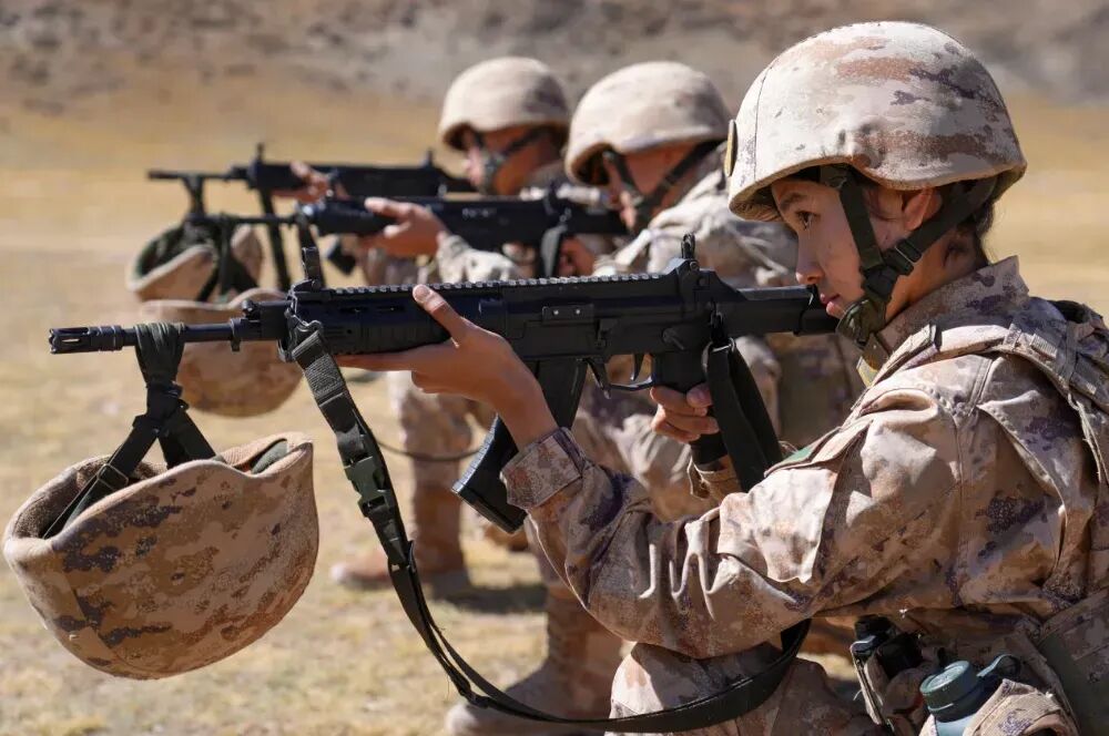 “特级神枪手” 中唯一女兵竟是医疗救护员！