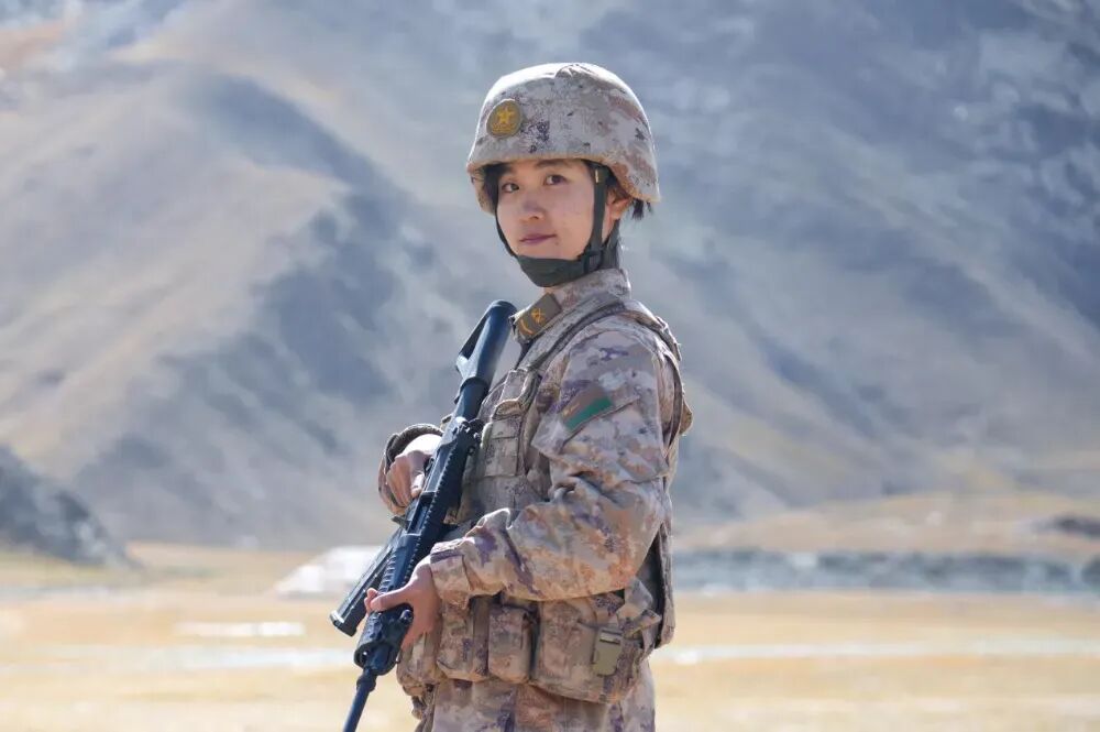 “特级神枪手” 中唯一女兵竟是医疗救护员！