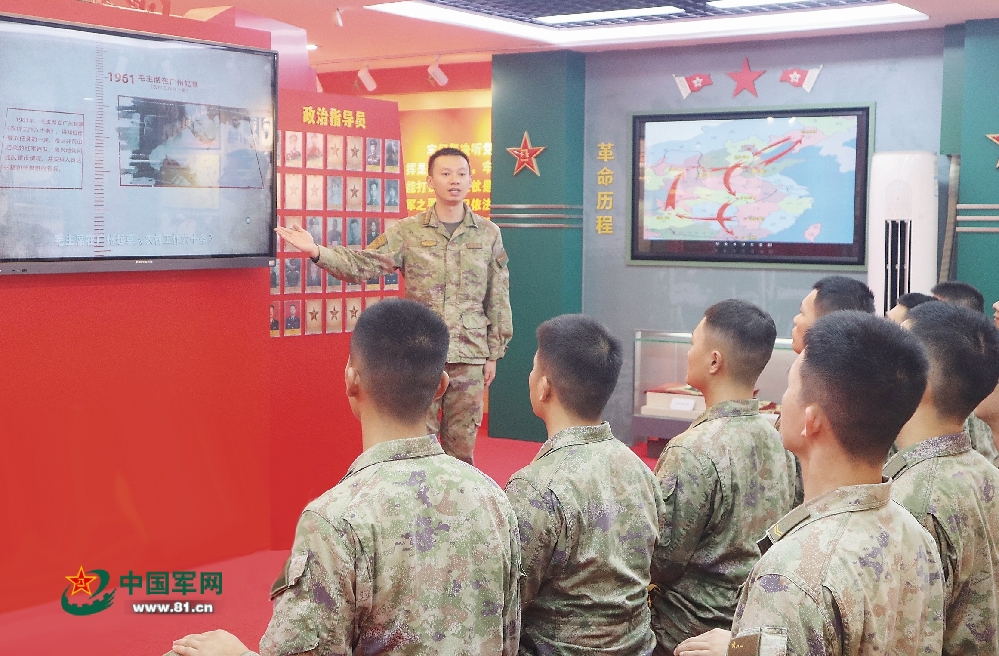 南部战区某部“模范红一连”坚持用党的创新理论建连育人 7d3537e9256a232b494be9753f90a7af.jpg