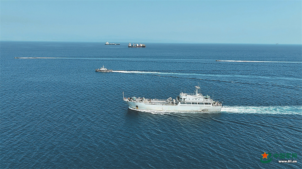 我驻吉布提保障基地与吉军首次开展陆海空联合训练