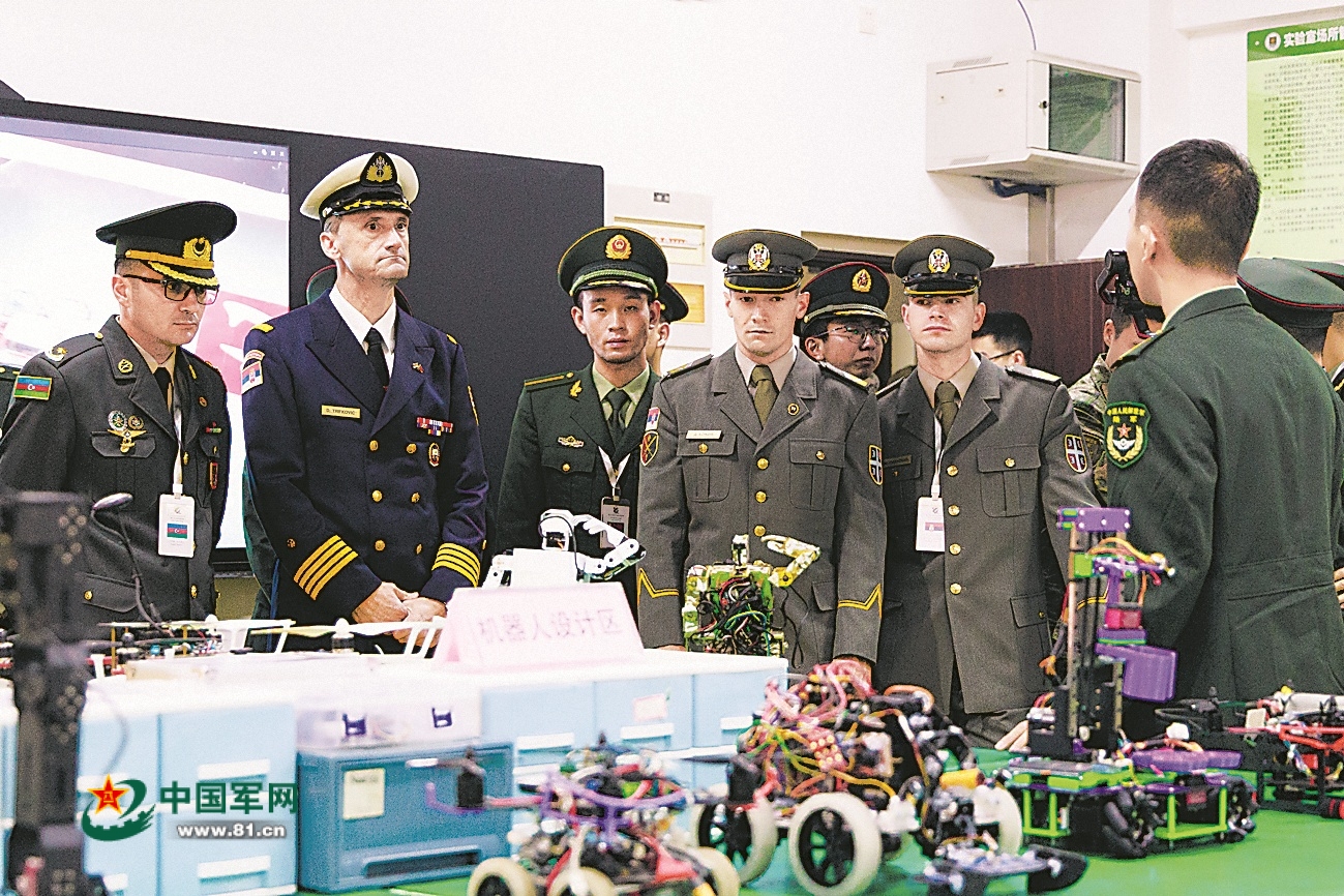 第12届陆军国际学员周中外学员参观活动侧记