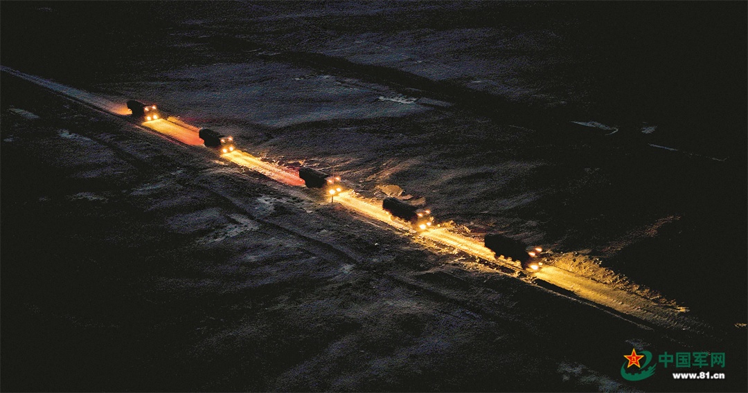 昼夜连贯砺精兵!陆军某旅火力分队组织实弹射击考核