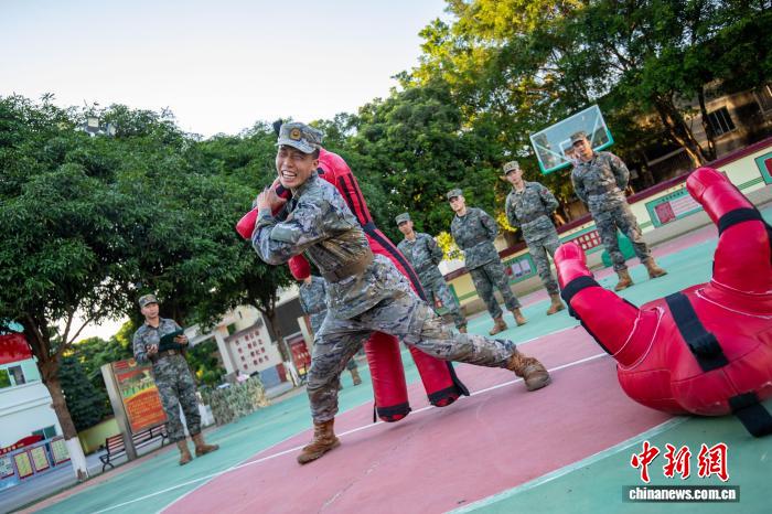 广西崇左：武警官兵紧贴实战开展年度考核